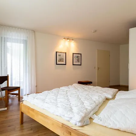 Ferienwohnpark Zwei-zimmer-apartment 49 02 * Immenstaad am Bodensee